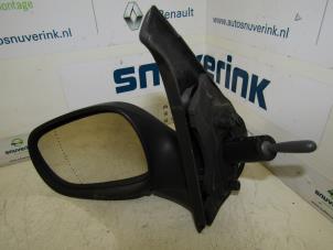 Used Wing mirror, left Renault Clio II (BB/CB) 1.4 Price € 30,00 Margin scheme offered by Snuverink Autodemontage