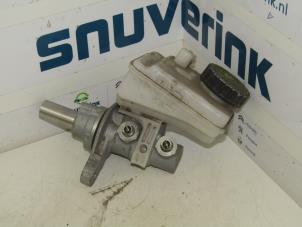 Used Master cylinder Peugeot 107 1.0 12V Price on request offered by Snuverink Autodemontage