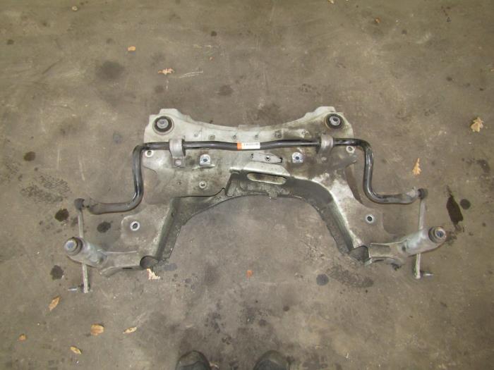 Used Subframe Renault Scénic III (JZ) 1.6 16V Price € 74,99 Margin scheme offered by Snuverink Autodemontage