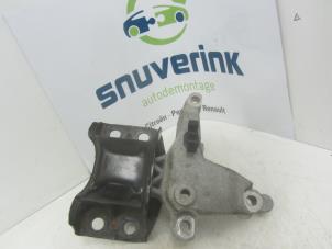Used Engine mount Renault Twingo II (CN) 1.5 dCi 90 FAP Price € 40,00 Margin scheme offered by Snuverink Autodemontage