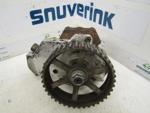Used Mechanical fuel pump Opel Vivaro 1.9 DI Price on request offered by Snuverink Autodemontage