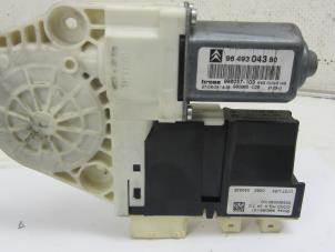 Używane Mechanizm szyby lewej przedniej wersja 4-drzwiowa Citroen C5 II Break (RE) 2.0 HDiF 16V Cena € 50,00 Procedura marży oferowane przez Snuverink Autodemontage