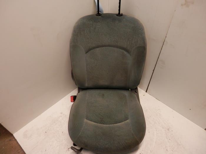 Set of upholstery (complete) from a Peugeot 206 (2A/C/H/J/S) 1.6 16V 2001