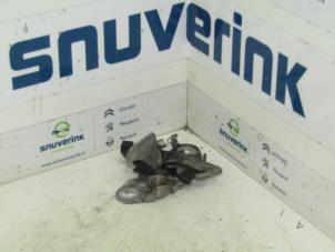 Used Bonnet lock mechanism Peugeot 206 (2A/C/H/J/S) 1.4 XR,XS,XT,Gentry Price on request offered by Snuverink Autodemontage