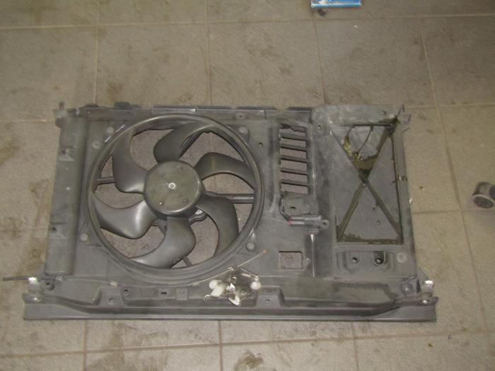 Używane Silnik wentylatora Peugeot 307 (3A/C/D) 1.6 16V Cena € 29,73 Procedura marży oferowane przez Snuverink Autodemontage