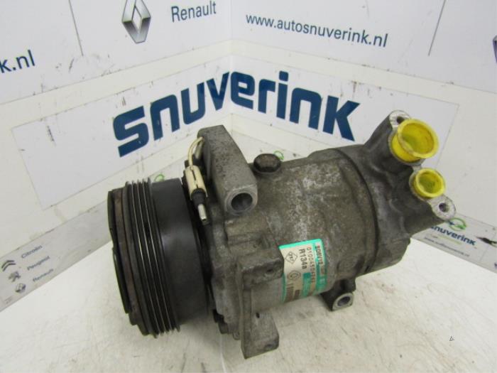 Usagé Compresseur de clim Renault Twingo (C06) 1.2 16V Prix € 40,22 Règlement à la marge proposé par Snuverink Autodemontage