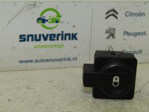Gebrauchte Zentralverriegelung Schalter Citroen C4 Coupé (LA) 1.6 16V Preis € 15,00 Margenregelung angeboten von Snuverink Autodemontage