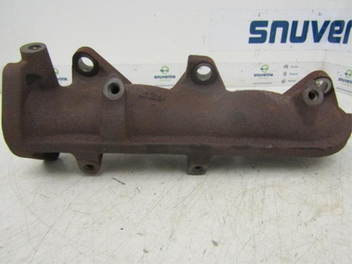 Exhaust manifold from a Renault Espace (JK) 3.0 dCi V6 24V 2004