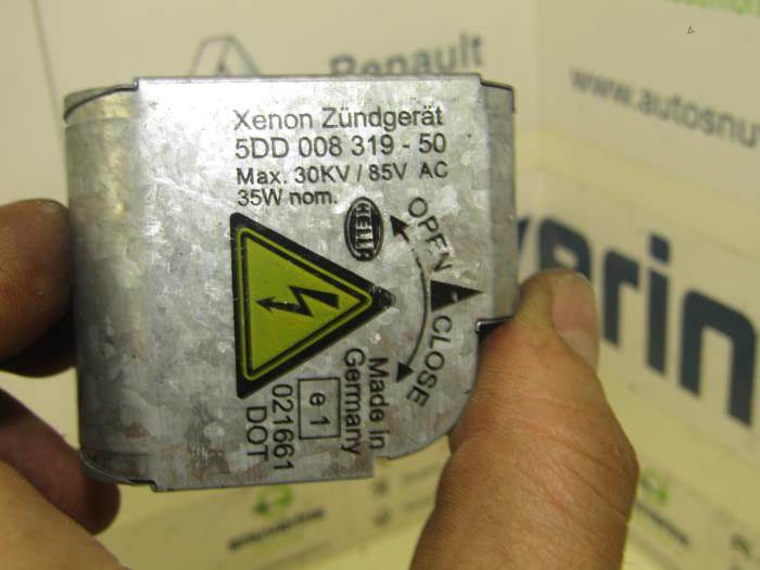 Xenon bulb from a Renault Scénic II (JM) 2.0 16V 2003
