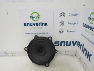 Usagé Haut-parleur Renault Captur (2R) 0.9 Energy TCE 12V Prix € 25,00 Règlement à la marge proposé par Snuverink Autodemontage