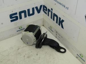 Usagé Ceinture arrière droit Peugeot 107 1.0 12V Prix € 25,00 Règlement à la marge proposé par Snuverink Autodemontage