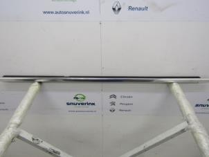 Used Decorative strip Renault R25 Price on request offered by Snuverink Autodemontage