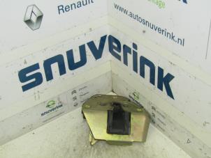 Used Sliding door lock mechanism, right Peugeot Expert (222/224) 2.0 HDi 90 Price € 30,25 Inclusive VAT offered by Snuverink Autodemontage