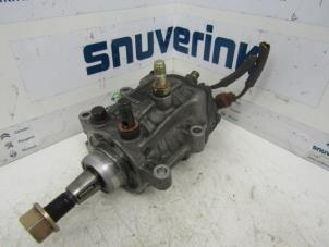 Usados Bomba de gasolina mecánica Renault Espace (JK) 3.0 dCi V6 24V Precio € 150,00 Norma de margen ofrecido por Snuverink Autodemontage