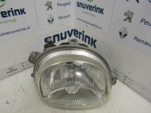 Used Headlight, right Renault Twingo (C06) 1.2 16V Price € 30,00 Margin scheme offered by Snuverink Autodemontage
