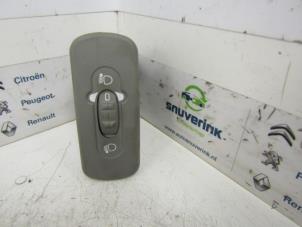 Used AIH headlight switch Renault Twingo (C06) 1.2 16V Price € 20,00 Margin scheme offered by Snuverink Autodemontage
