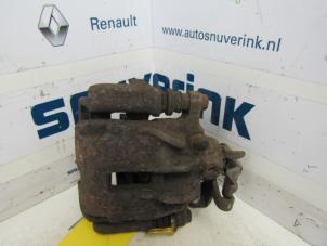Used Rear brake calliper, left Nissan Primastar 1.9 dCi 100 Price on request offered by Snuverink Autodemontage