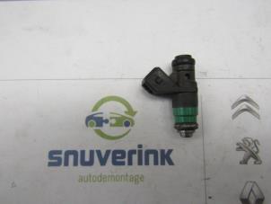 Usados Inyector (inyección de gasolina) Renault Laguna II Grandtour (KG) 2.0 16V Precio € 24,99 Norma de margen ofrecido por Snuverink Autodemontage