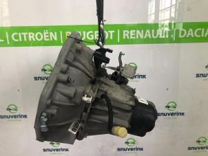 Używane Skrzynia biegów Renault Twingo III (AH) 1.0 SCe 70 12V Cena € 475,00 Procedura marży oferowane przez Snuverink Autodemontage