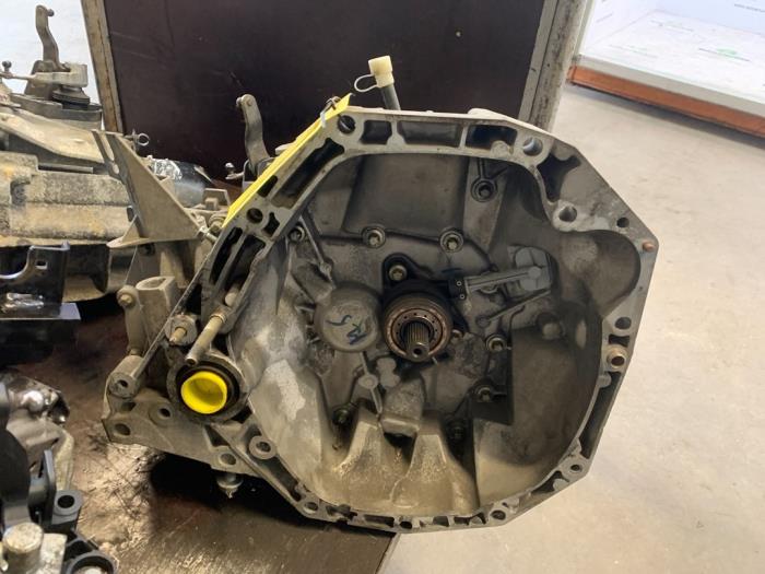 Usagé Boîte de vitesse Renault Scénic II (JM) 1.5 dCi 100 Prix € 99,98 Règlement à la marge proposé par Snuverink Autodemontage
