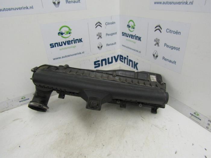 Begagnade Luftfilterhus Peugeot 308 (4A/C) 1.6 VTI 16V Pris € 10,33 Marginaltabell erbjuds av Snuverink Autodemontage