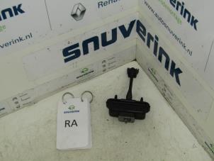 Used Rear door stop 4-door, right Peugeot 208 I (CA/CC/CK/CL) 1.6 e-HDi FAP Price on request offered by Snuverink Autodemontage