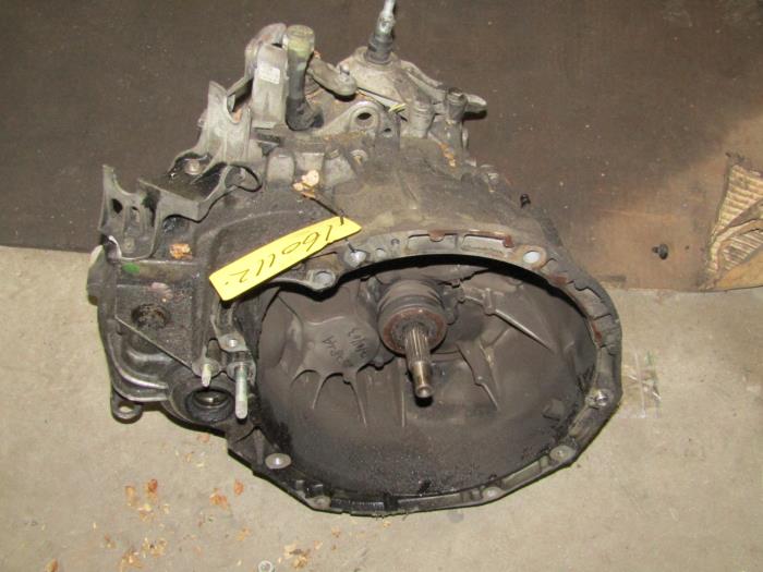Usagé Boîte de vitesse Renault Megane II (BM/CM) 1.9 dCi 120 Prix € 79,98 Règlement à la marge proposé par Snuverink Autodemontage
