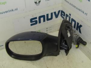 Used Wing mirror, left Peugeot 206 SW (2E/K) 1.4 HDi Price € 24,99 Margin scheme offered by Snuverink Autodemontage