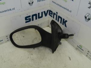 Used Wing mirror, left Renault Clio II (BB/CB) 1.4 Price € 30,00 Margin scheme offered by Snuverink Autodemontage