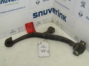 Used Front wishbone, left Citroen Saxo 1.6 VTR Price on request offered by Snuverink Autodemontage