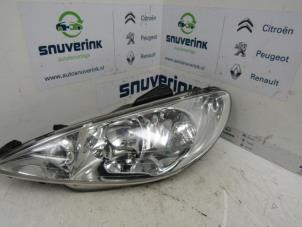 Used Headlight, left Peugeot 206 (2A/C/H/J/S) 1.4 XR,XS,XT,Gentry Price € 75,00 Margin scheme offered by Snuverink Autodemontage