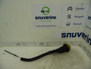 Used Oil dipstick Renault Megane III Coupe (DZ) 1.5 dCi 105 Price € 15,00 Margin scheme offered by Snuverink Autodemontage