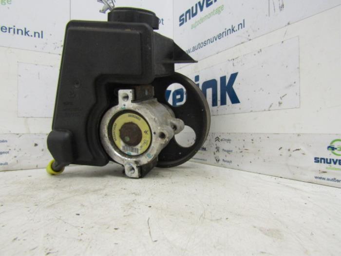 Power steering pump from a Peugeot 206 (2A/C/H/J/S) 2.0 GTI 16V 2000