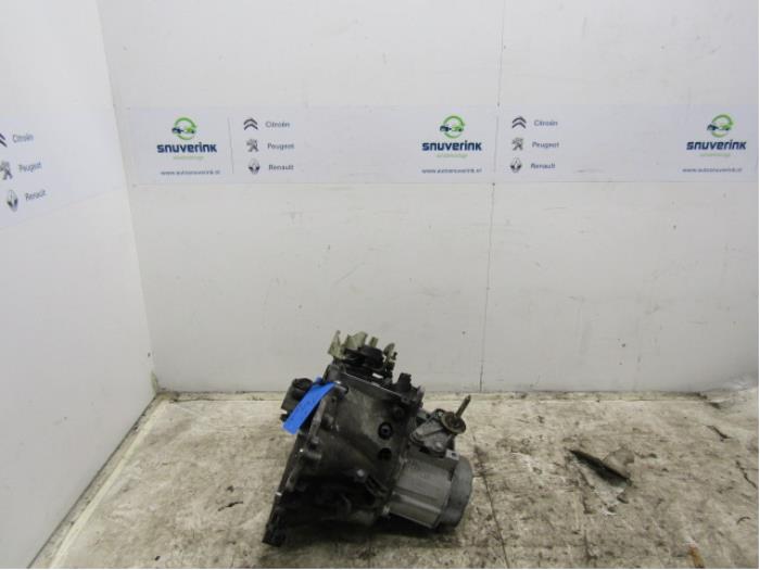 Gearbox from a Peugeot 307 CC (3B) 2.0 16V 2006