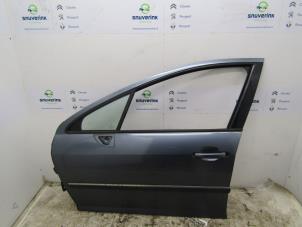 Używane Drzwi lewe przednie wersja 4-drzwiowa Peugeot 407 (6D) 2.0 HDiF 16V Cena € 85,00 Procedura marży oferowane przez Snuverink Autodemontage