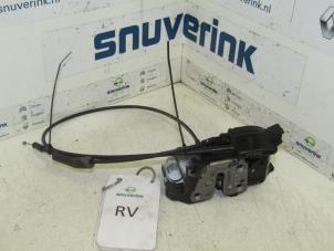 Used Door lock mechanism 2-door, right Renault Clio III (BR/CR) 1.2 16V 75 Price on request offered by Snuverink Autodemontage