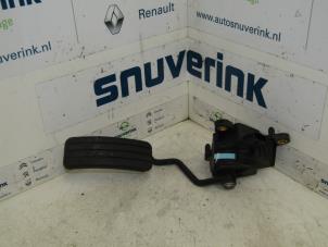 Usagé Pédale d'accélérateur Renault Clio III (BR/CR) 1.2 16V 75 Prix € 30,00 Règlement à la marge proposé par Snuverink Autodemontage