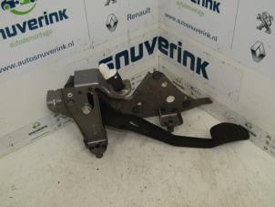 Used Brake pedal Renault Clio III (BR/CR) 1.2 16V 75 Price on request offered by Snuverink Autodemontage