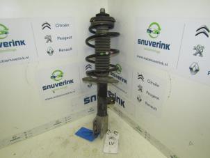 Used Front shock absorber rod, left Peugeot 308 (4A/C) 1.6 HDi Price € 45,00 Margin scheme offered by Snuverink Autodemontage