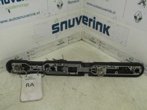 Gebrauchte Leiterplatte Rücklicht rechts Renault Master IV (FV) 2.3 dCi 100 16V FWD Preis € 36,30 Mit Mehrwertsteuer angeboten von Snuverink Autodemontage