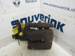 Usagé Etrier de frein (pince) arrière droit Renault Scénic I (JA) 1.8 16V Prix € 40,00 Règlement à la marge proposé par Snuverink Autodemontage