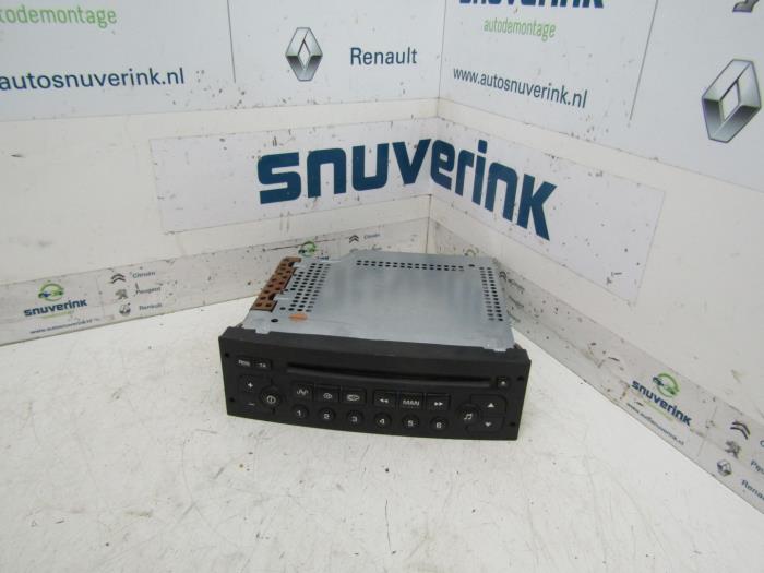 Używane Radio Peugeot 307 (3A/C/D) 1.6 16V Cena € 10,33 Procedura marży oferowane przez Snuverink Autodemontage
