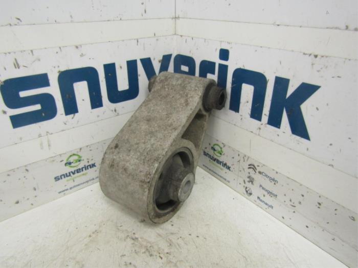 Engine mount from a Renault Master II (JD) 2.5 D T28 1999