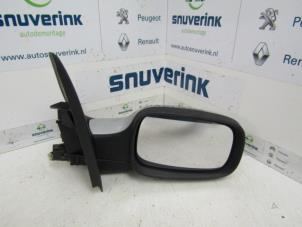 Used Wing mirror, right Renault Megane II Grandtour (KM) 1.6 16V Price € 30,00 Margin scheme offered by Snuverink Autodemontage