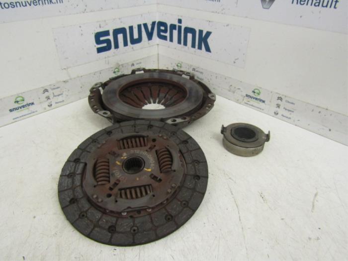 Clutch kit (complete) from a Citroën C1 1.0 12V 2012