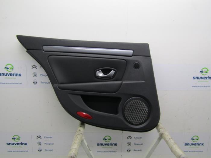 Rear door trim 4-door, left Renault Laguna III Estate 2.0 Turbo 16V ...