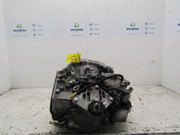 Caja de cambios de un Renault Laguna III Estate (KT) 2.0 Turbo 16V 2010