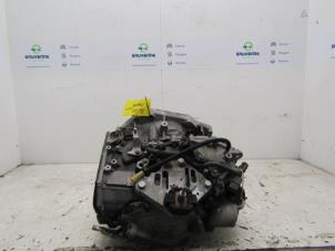 Usados Caja de cambios Renault Laguna III Estate (KT) 2.0 Turbo 16V Precio € 300,00 Norma de margen ofrecido por Snuverink Autodemontage