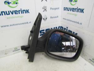 Used Wing mirror, right Renault Kangoo Express (FC) 1.6 16V Price € 48,40 Inclusive VAT offered by Snuverink Autodemontage