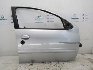 Używane Drzwi prawe przednie wersja 4-drzwiowa Peugeot 206 SW (2E/K) 2.0 HDi Cena € 50,00 Procedura marży oferowane przez Snuverink Autodemontage